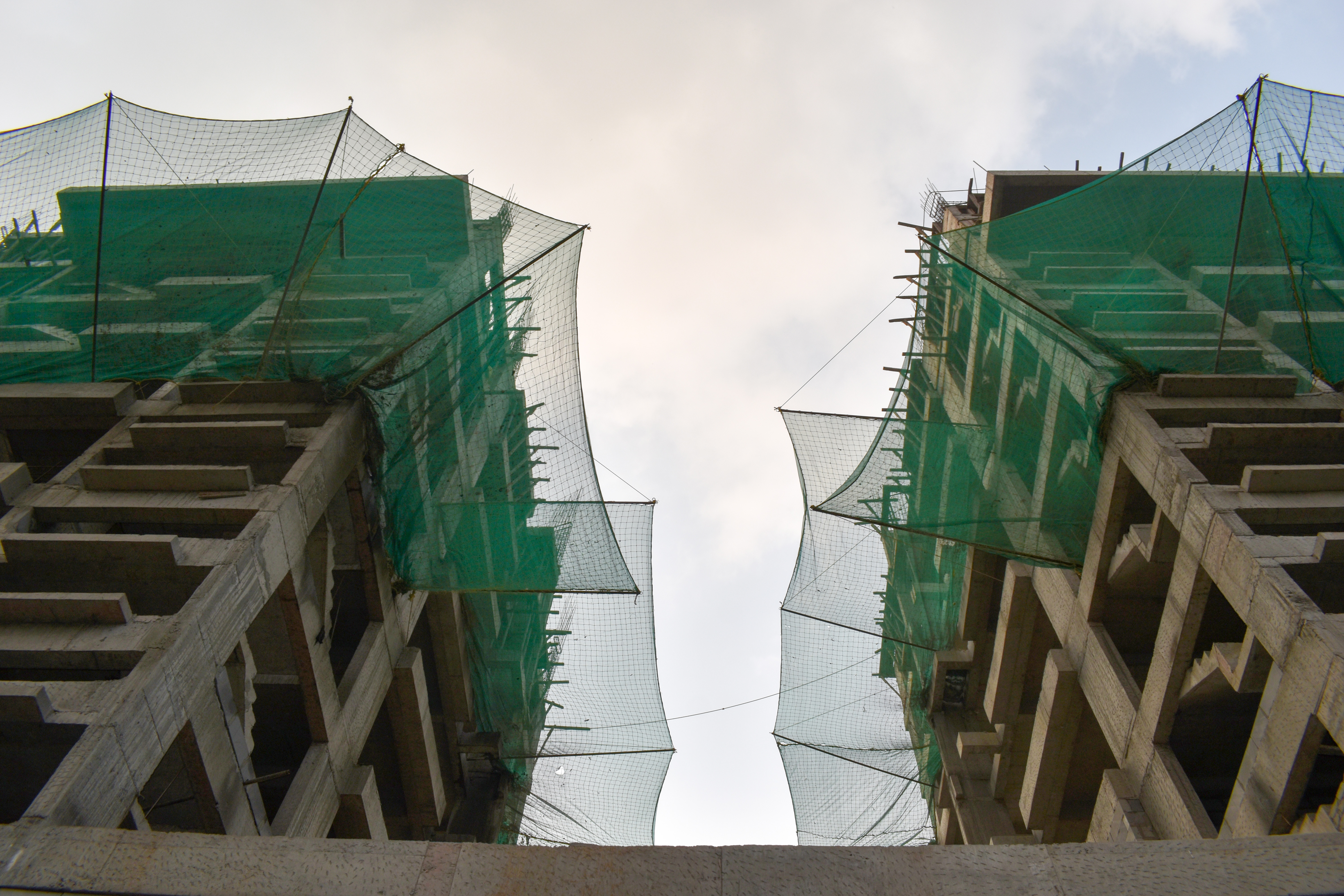 Building with green safety nets